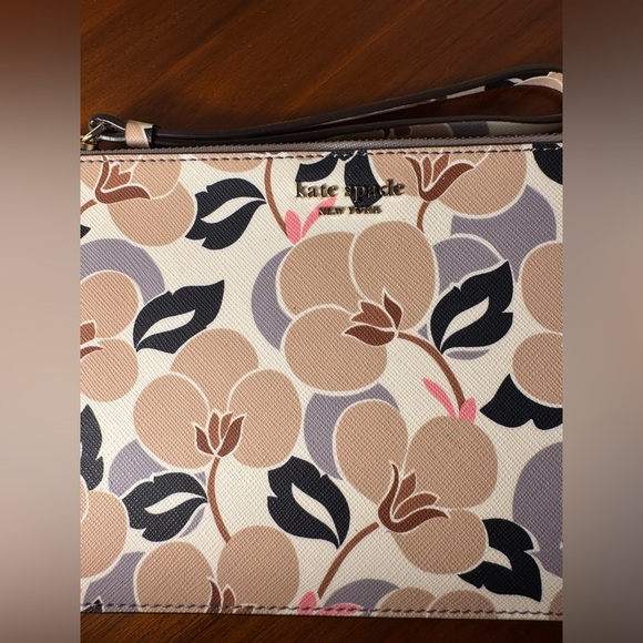 Kate Spade Cameron Breezy Floral Medium L-zip Wristlet - Picture 4 of 10
